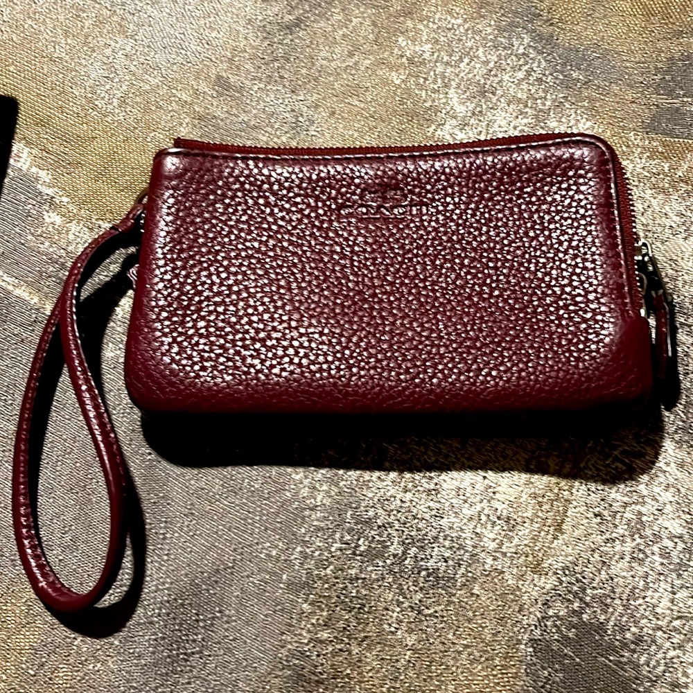 COACH wristlet LIKe NEW